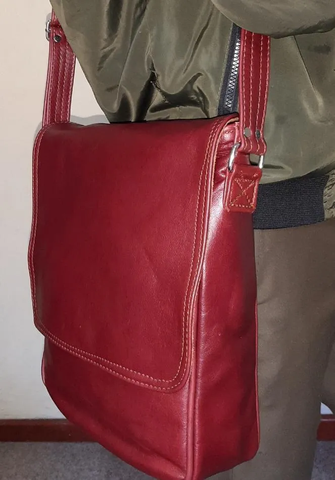 A4 leather Messenger bags