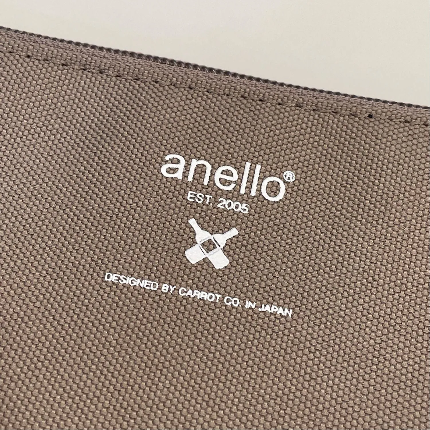 Anello Cross Bottle Pouch