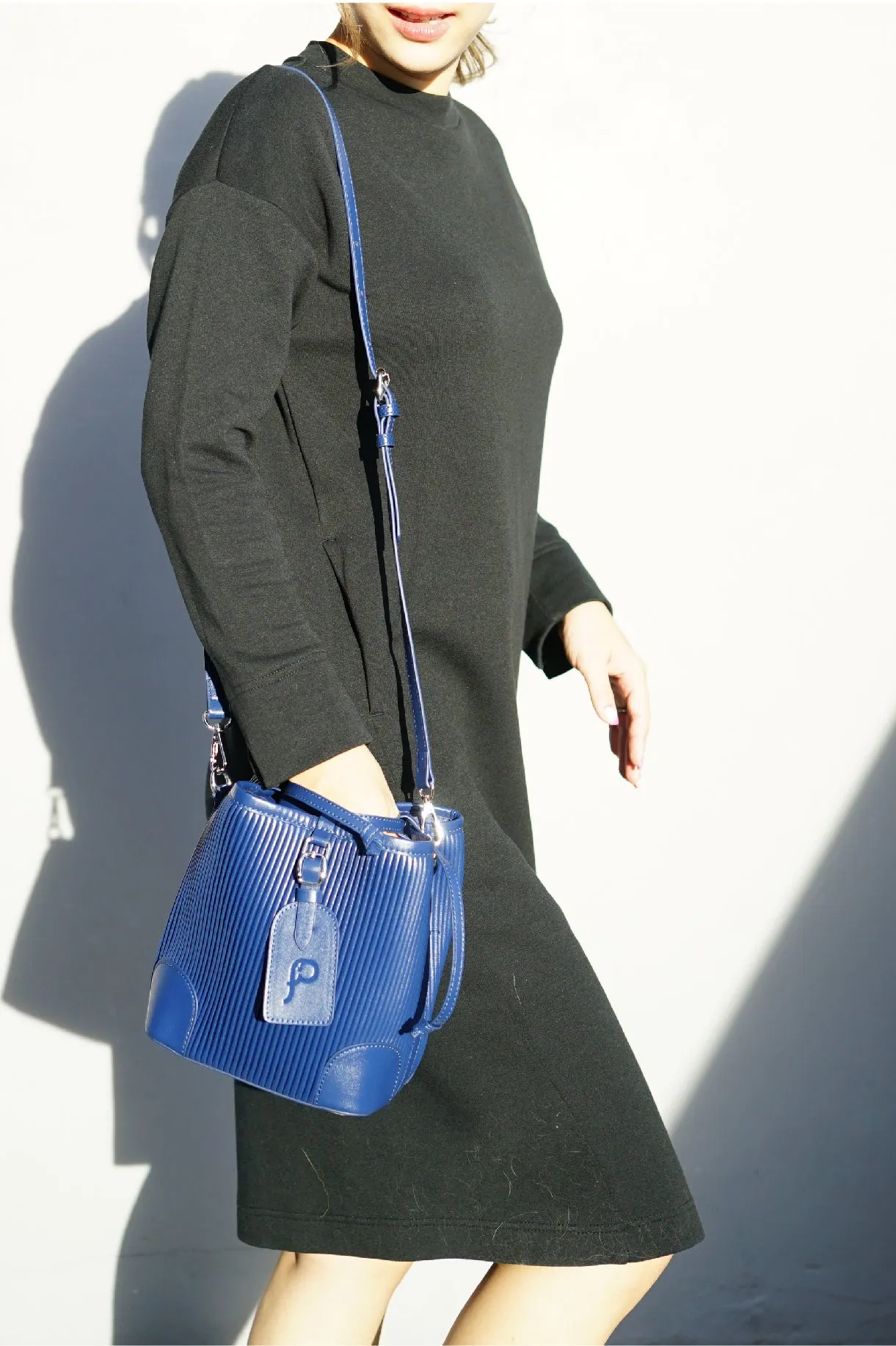 ELEPH BUCKET BAG - M : Navy