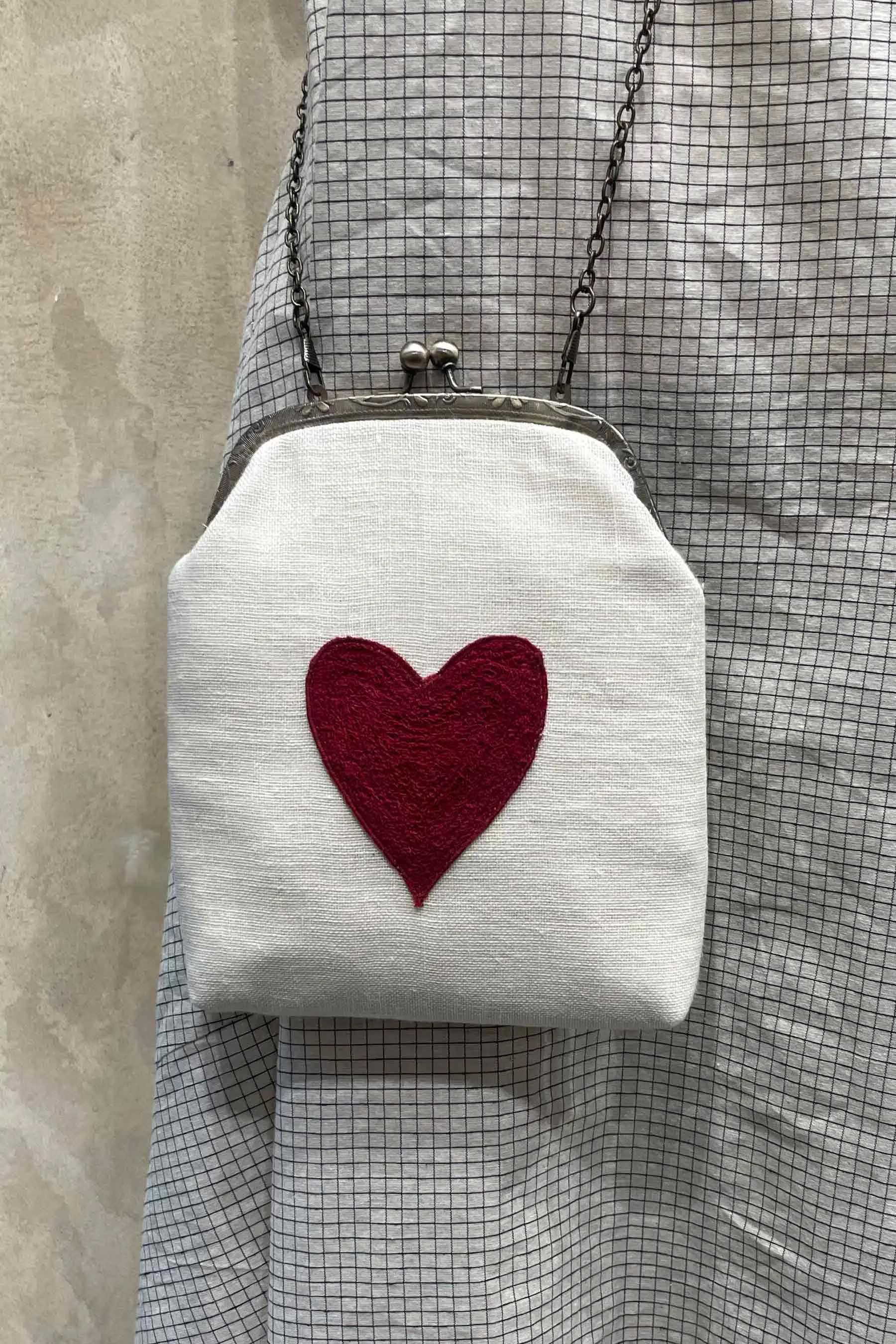 Heart Oatmeal Clutch